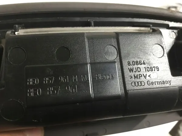 Audi A4 S4 B6 instrumentbräda askfat OEM 80864 image 4