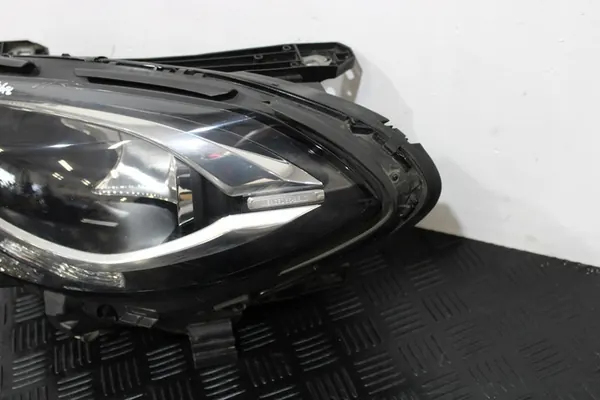 Linker Voorlicht Mercedes B-Klasse W246 Lift A2468205361 image 4