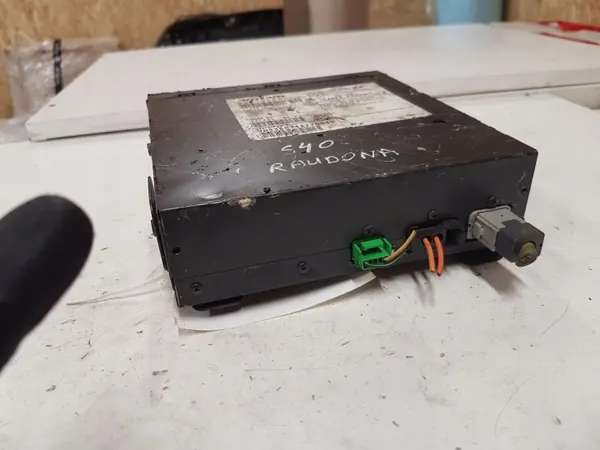 Changer CD Volvo OEM 306798661 pour S40 II image 4