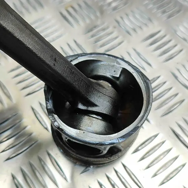 Kolv FIAT DOBLO MPV 1.3L 2010 OEM 55208624 image 5