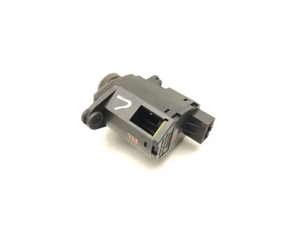 Kia Telluride Innentemperatursensor OEM 97270-3TXXX image 9
