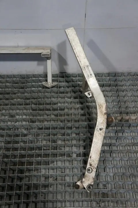 Support de Ceinture Avant Audi OE d'Occasion image 8