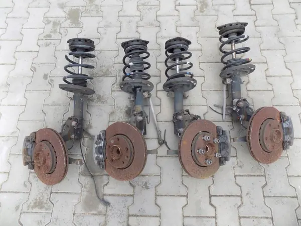 Snodi anteriori sinistro e destro Renault Megane III Scenic III image 2