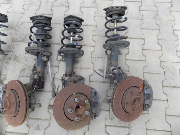 Snodi anteriori sinistro e destro Renault Megane III Scenic III image 4