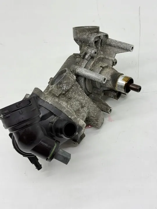 AUDI A8 D4 RS6 S6 S7 C7 4.0 TFSI Vattenpump OEM image 5