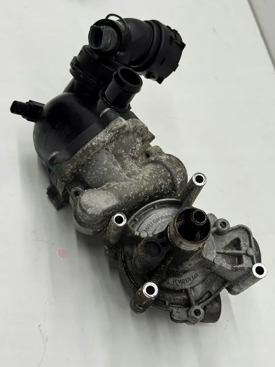 AUDI A8 D4 RS6 S6 S7 C7 4.0 TFSI Vattenpump OEM image 9