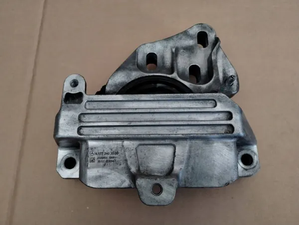 Soporte de caja Mercedes A1772403500 - Usado image 2