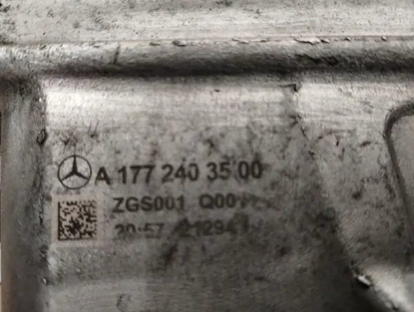 Soporte de caja Mercedes A1772403500 - Usado image 4