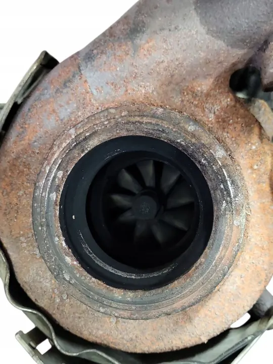 Turbo usado OEM 03G971858AA para Skoda Yeti 2.0L image 7