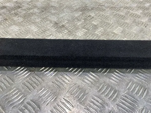 Alfa Romeo Stelvio 2.0T 21r Moldura porta-malas esquerda traseira OEM 1561291020 image 6