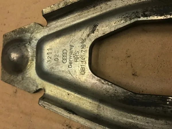 Audi Kopplingsgaffel OEM 01B141719K - Begagnad image 3