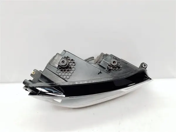 VW Caddy III 2K1 Lift Oikea Etuvalo image 4