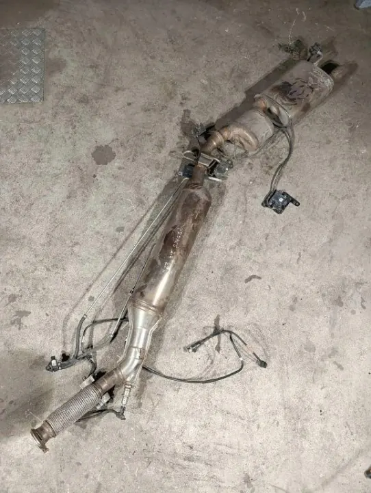 Toyota Yaris P21 Katalysator OEM 9841851780 image 3