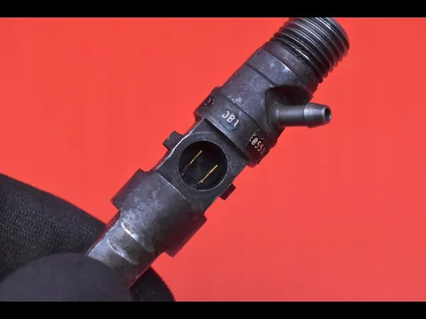 Renault OE 8200049873 Inyector image 9