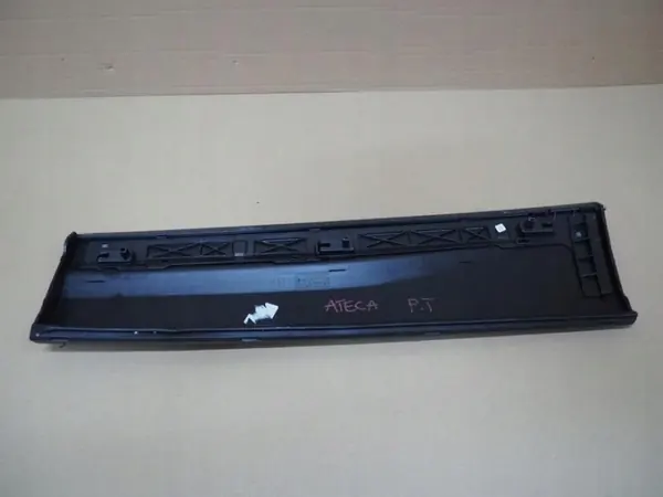 SEAT Ateca Oikea Takaoven Lista OEM SK0081Y20 image 6
