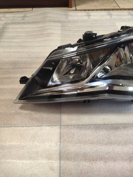 Farol Esquerdo SEAT Leon III 2013-2019 OEM 5F1941005B image 2