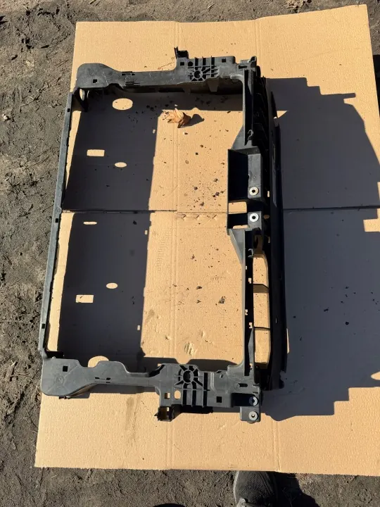 VW Tiguan etuvahvike OEM 5N0805594F image 2