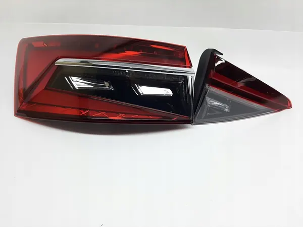 LÁMPARA TRASERA IZQUIERDA SUPERB 3 III SEDÁN 3V5945207C image 3