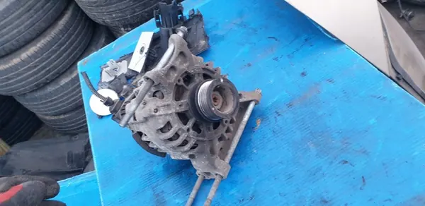 Mercedes W169 A-luokka 1.5 Vaihtovirtageneraattori A2661540802 image 5