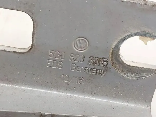 Dobradiça esquerda capô OEM 5G0823301B VW Golf V image 4