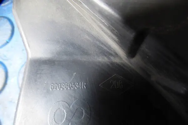 Renault Megane IV Grillikehikon Vahvike OEM 620360534R image 9