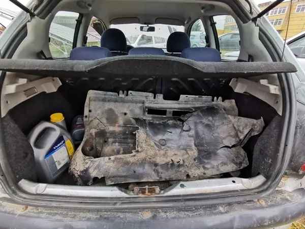 Peugeot 206 Vaihtovirtageneraattori 1.4L 2002 9640623580 image 10