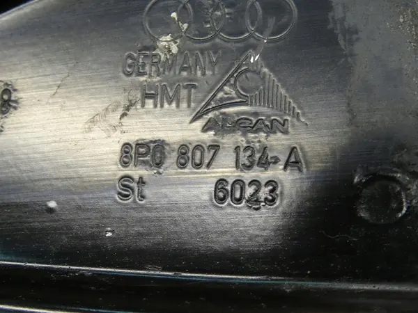 AUDI A3 8P LIFT Etuiskunvaimennin Oikea 8P0807134A image 4