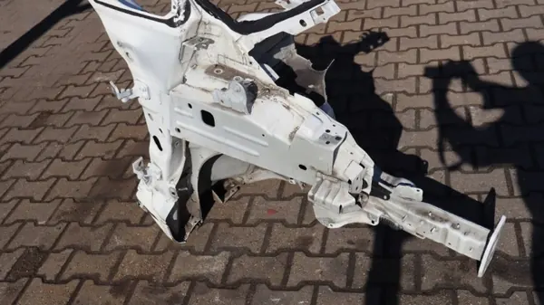 Fiat 500L oikea etulokasuoja OEM 117333094 image 3