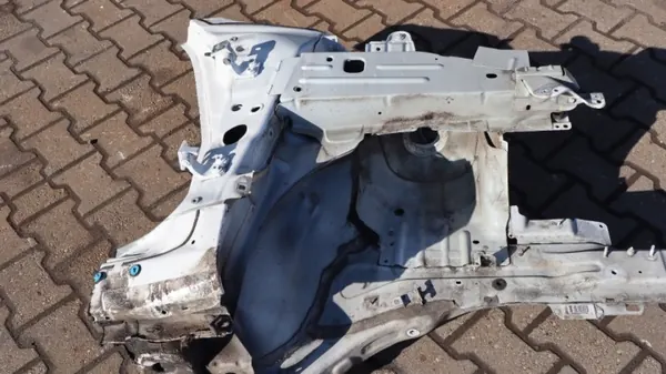 Fiat 500L oikea etulokasuoja OEM 117333094 image 8