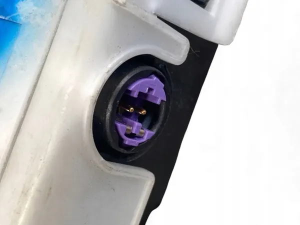 Volvo XC90 2016 batterireläsäkring OEM 31346674 image 4
