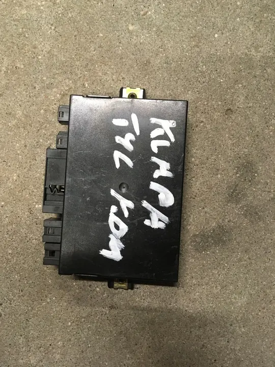 MERCEDES BENZ E-CLASS W211 MODULE DE COFFRE image 2