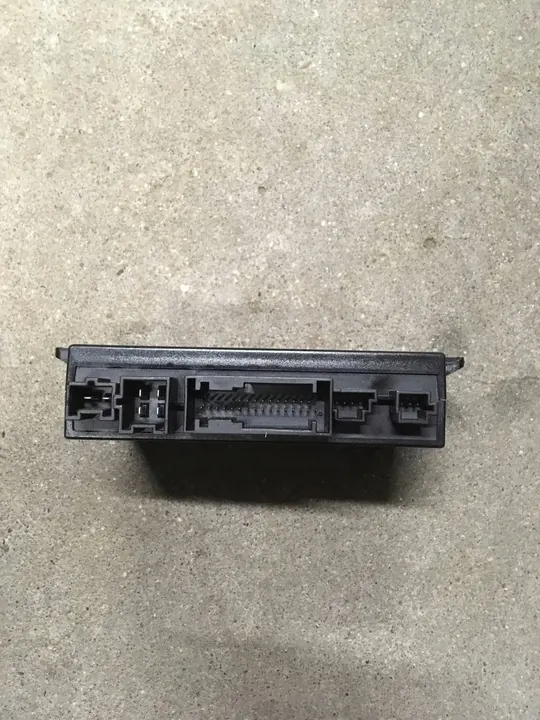 MERCEDES BENZ E-CLASS W211 MODULE DE COFFRE image 3