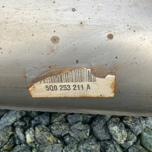 Audi A3 8V midden demper OEM 5Q0253211A / 8V3253181A image 9