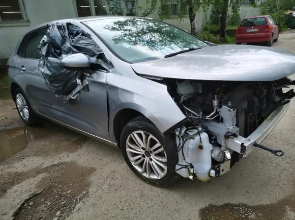 Pieza Citroen C4 OEM 12678023 Usada 2018 image 4