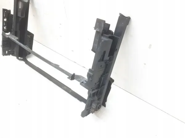 BMW OE Radiatorbevestiging OEM 7804617 voor 5-serie F10 image 3