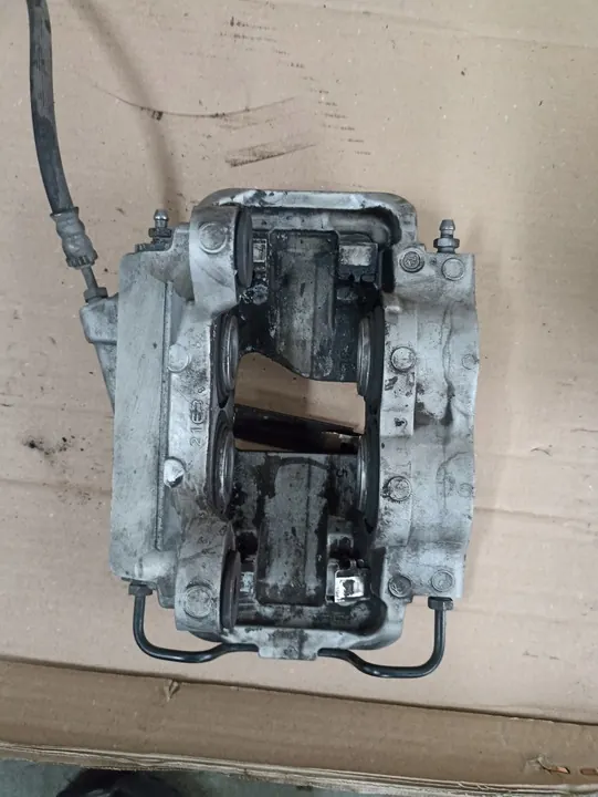 Bremssattel vorne links rechts BMW G20 G22 G30 OEM 6883483 6883484 image 4