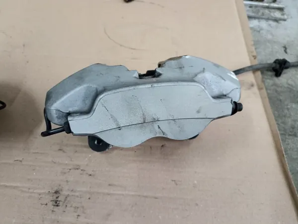 Bremssattel vorne links rechts BMW G20 G22 G30 OEM 6883483 6883484 image 9