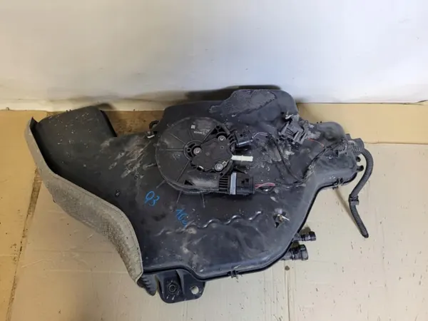 AdBlue-säiliöpumppu OEM 5Q0131969C Audi Q3 8U 2.0 TDI:lle image 2