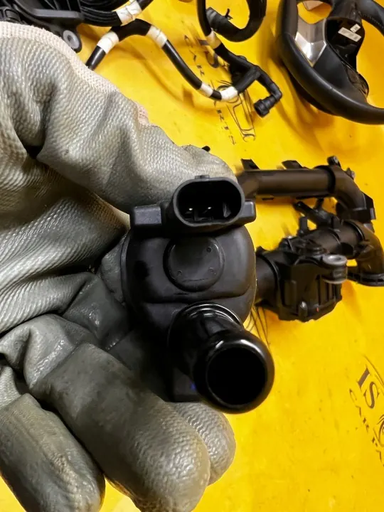 Capteur de vapeur de carburant OEM 149305385R Renault image 3