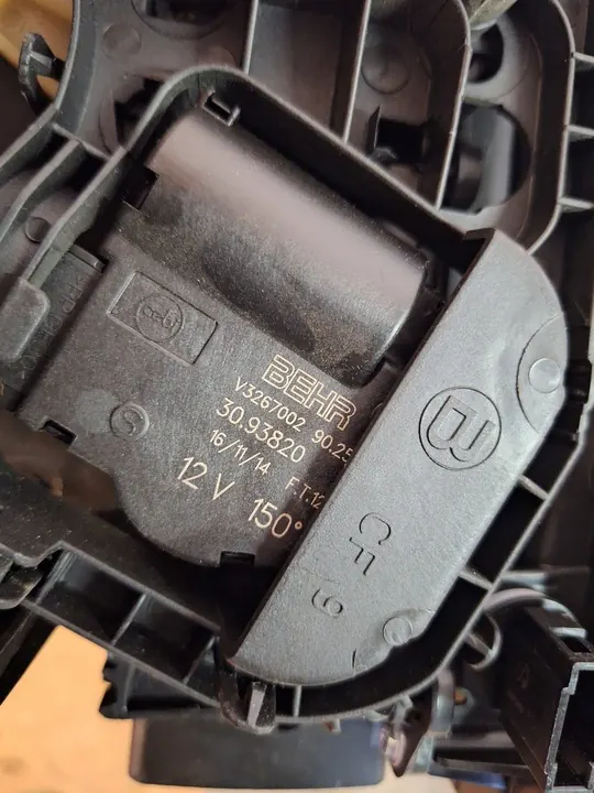 ROOMSTER 5J LIFT 10-15 Verwarmingshuis 1.6 TDI OEM image 8