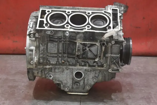 Motorblock Unterteil OEM 276823 für Mercedes C-Klasse W205 image 4