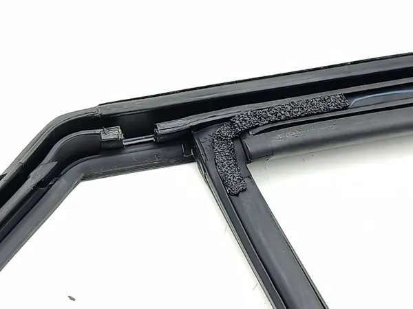 Peugeot 2008 II 2023 Heckfensterleiste OEM 9825819380 image 7