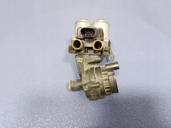 Válvula Calefacción Bomba Agua Audi A6 C6 3.0 TDI OEM 4F1959617A image 7