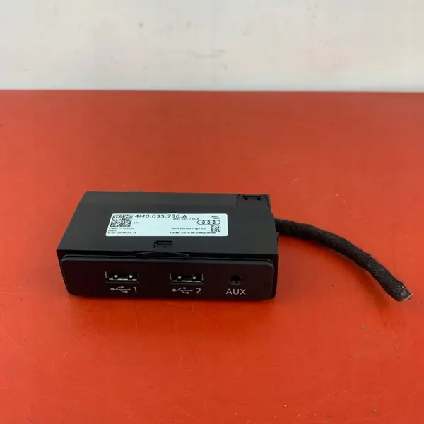 Porta USB AUX Audi Q7 OEM 4M0035736A - Usado image 2