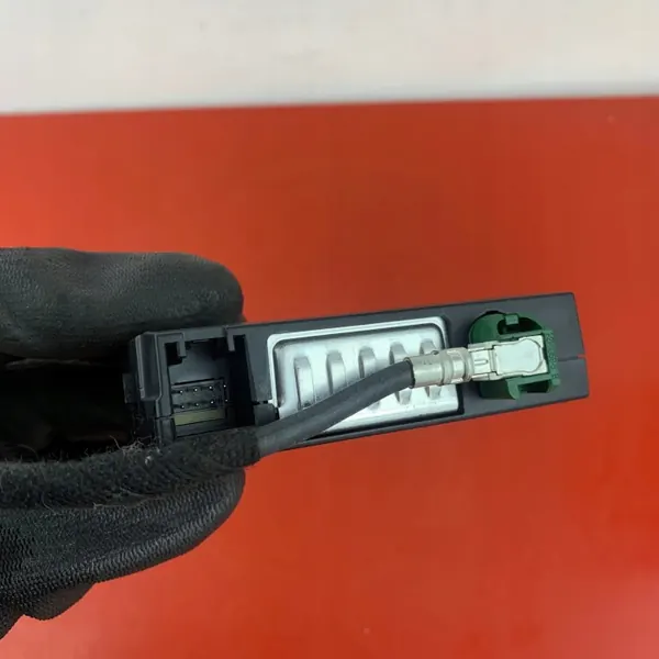 Porta USB AUX Audi Q7 OEM 4M0035736A - Usado image 5