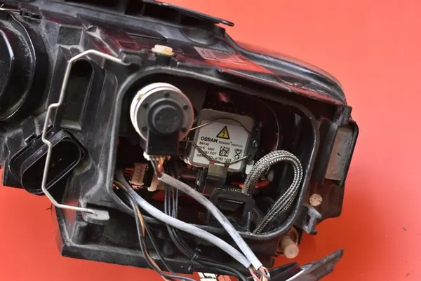 Oikea Xenon-ajovalo VW Passat B6 05-10 3C0941754D image 9