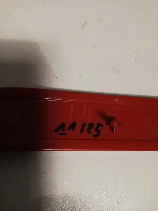 Auris II Lift takapään oikea puskurin heijastin 15- OEM image 5