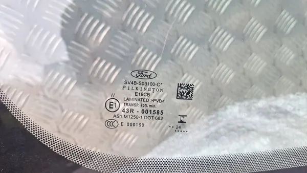 SV4B-S03100-C verwarmde voorruit voor Ford Kuga MK3 image 4