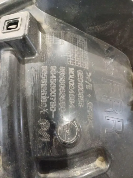 Arco de roda dianteiro direito usado OEM 9858083580 Citroen C3 image 3