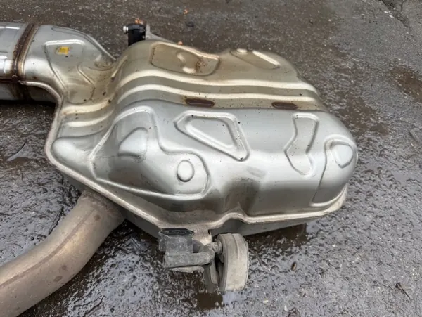 OEM 4K0253611AA Audi A6 C8 2.0 TDI Bakljuddämpare image 7